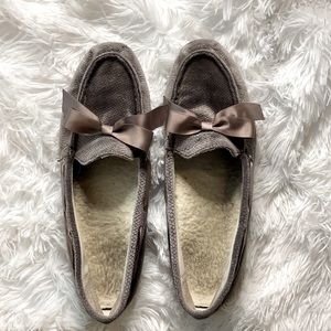 Vionic Bow Slippers - size 8